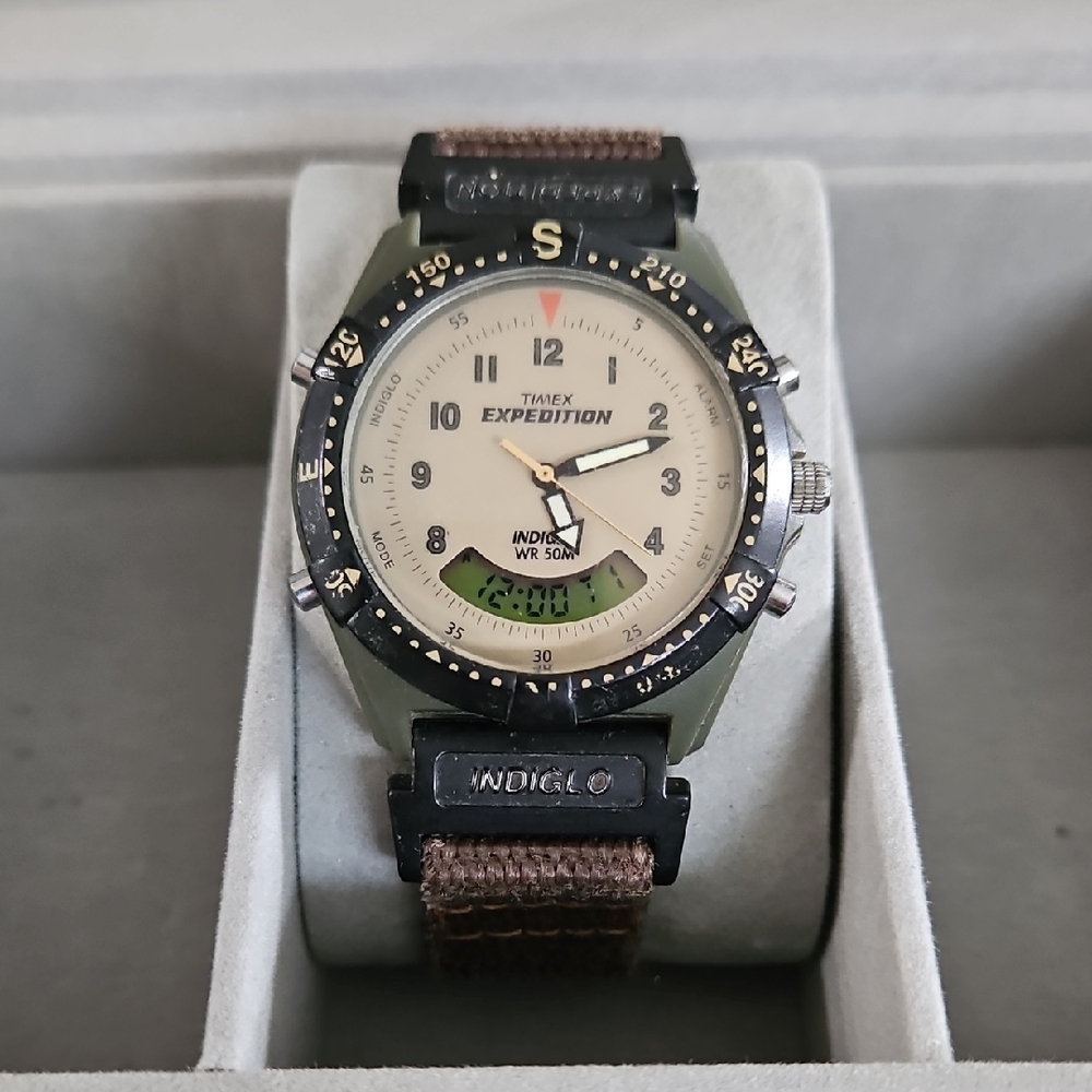 1990's Timex Expedition Digi Analogue Vintage Quartz 50 MTWR Indiglo Day Date Wa
